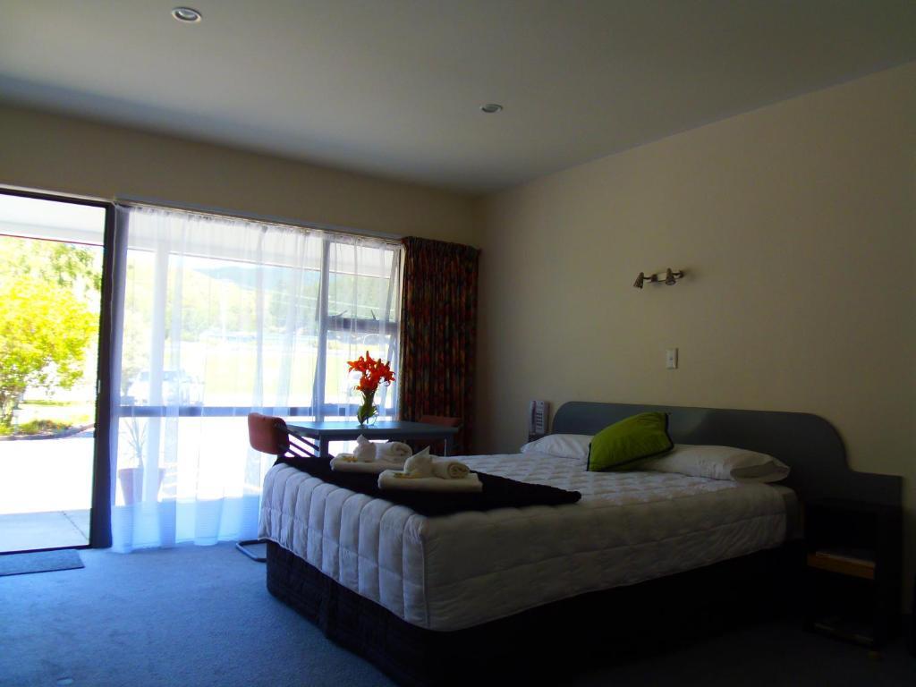Kapiti Lindale Motel And Conference Centre Paraparaumu Δωμάτιο φωτογραφία